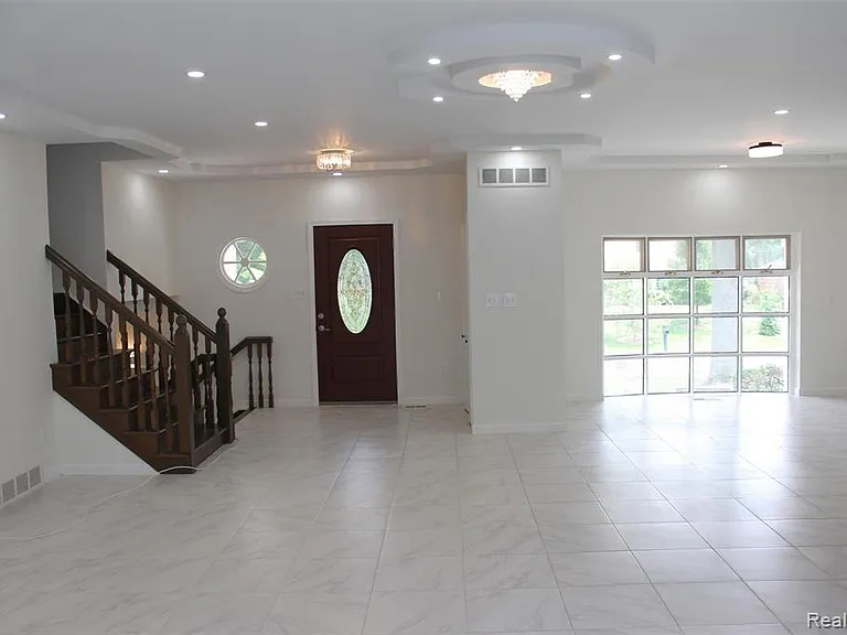 7246 Saint Auburn Dr — Photo 15