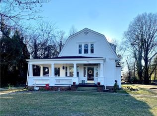 227 Battery Pl, Colonial Heights, VA 23834