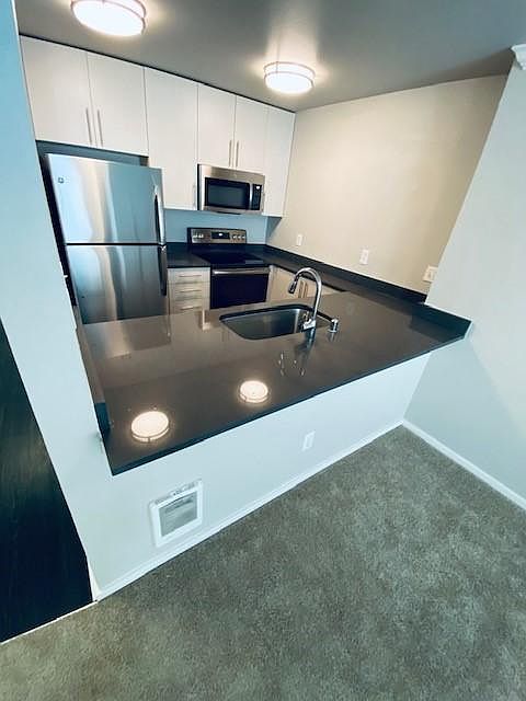 1st image of 11111 NE 12th St #C209