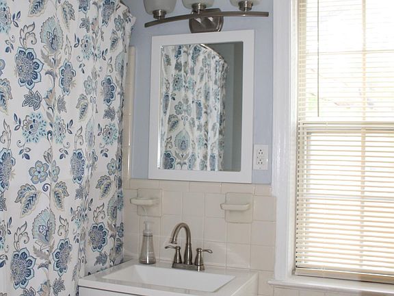5th image of 2603 Arlington Blvd APT 201