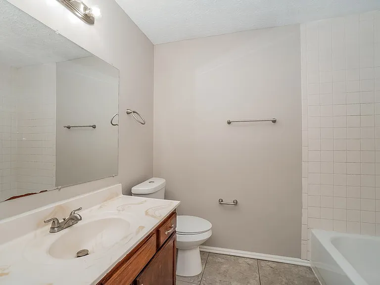 593 Bridgewater Ct — Photo 15