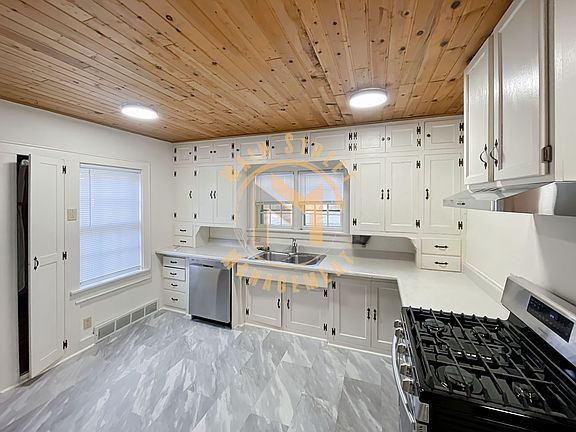 2nd image of 1118 S Roosevelt St #1120
