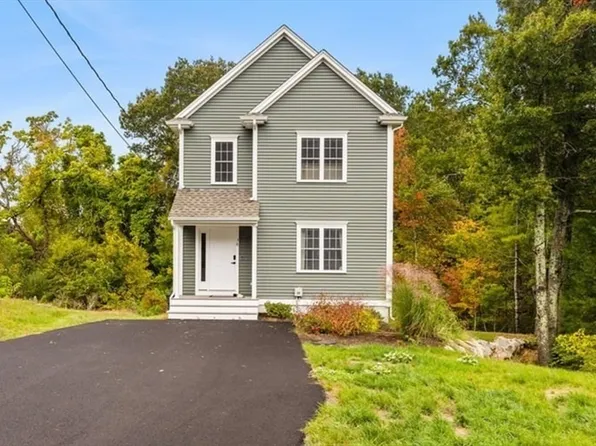 38 Cranesbill Rd, Taunton, MA 02780