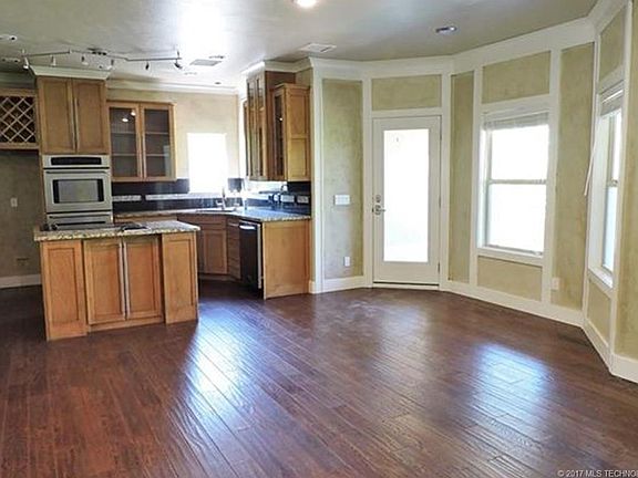 5th image of 19402 Redbud Dr