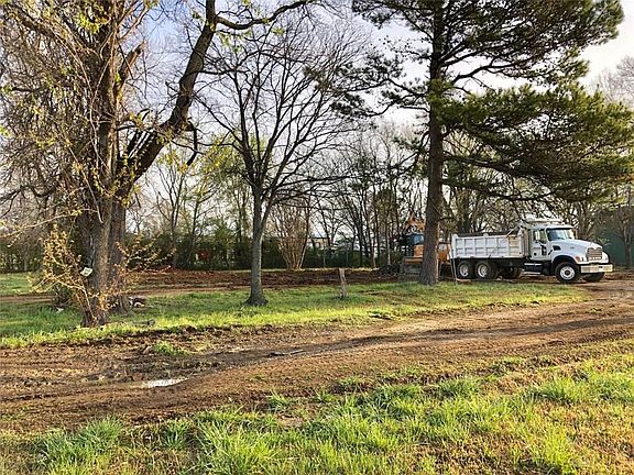4th image of 602 Magnolia Ave