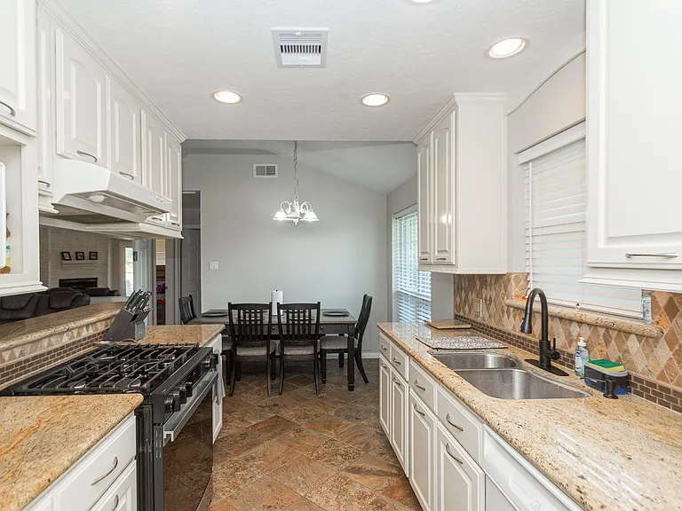 2905 Hamm Rd — Photo 2