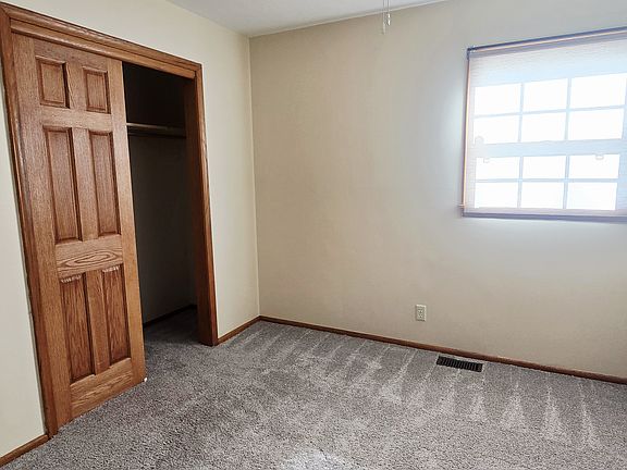 4th image of 1414 N El Paso Dr