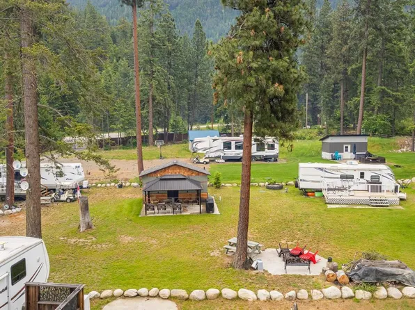 10901 State Highway 3 #A, Sanca, BC V0B 1A2