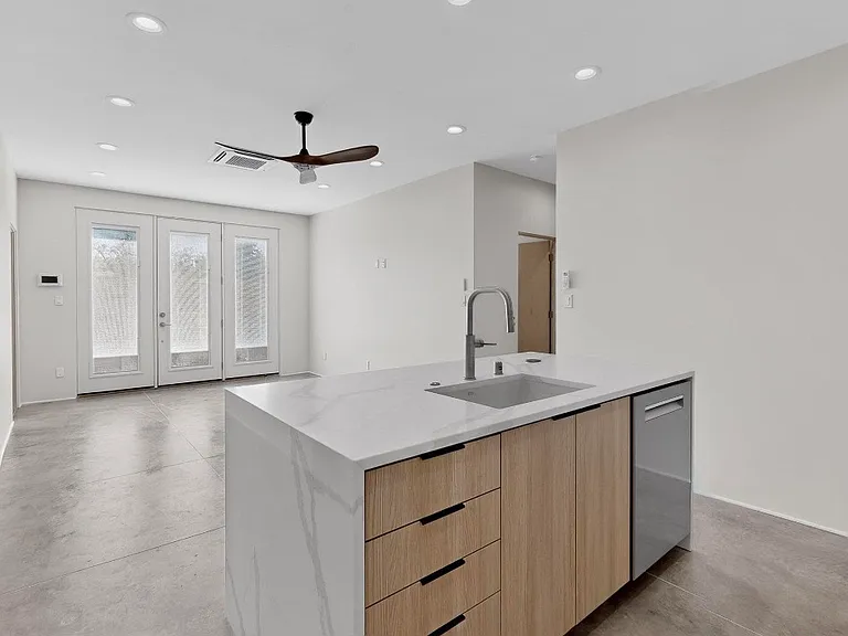 705 Alcalde Pl SW #1 — Photo 4