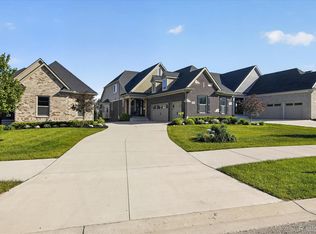 8236 Stoney Creek Dr, South Lyon, MI 48178