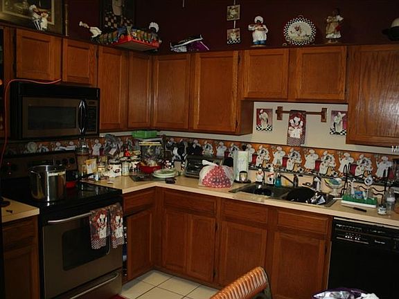 2nd image of 851 Leeward Dr