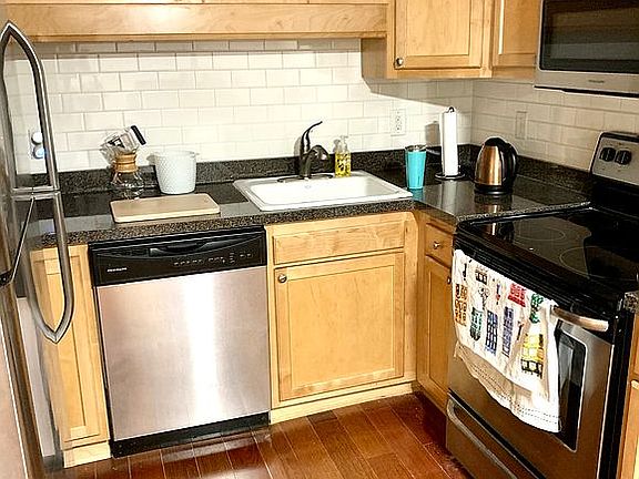 4th image of 770 W Ferry APT 4B