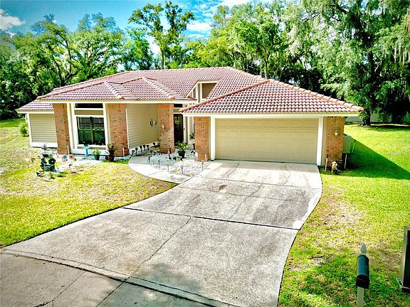 3rd image of 5455 Pinebark Ln