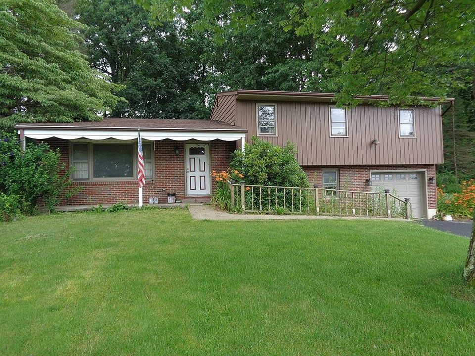 2nd image of 190 Saint Charles St
