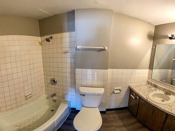 5th image of 6320-6330 N 91st St #1