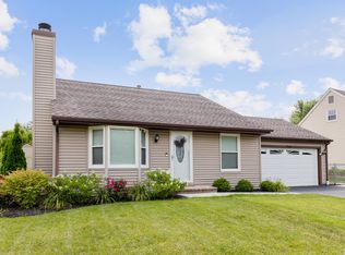 1466 S Tyler Rd, St Charles, IL 60174