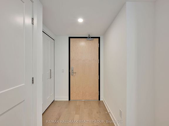 3rd image of 340 Queen St #406