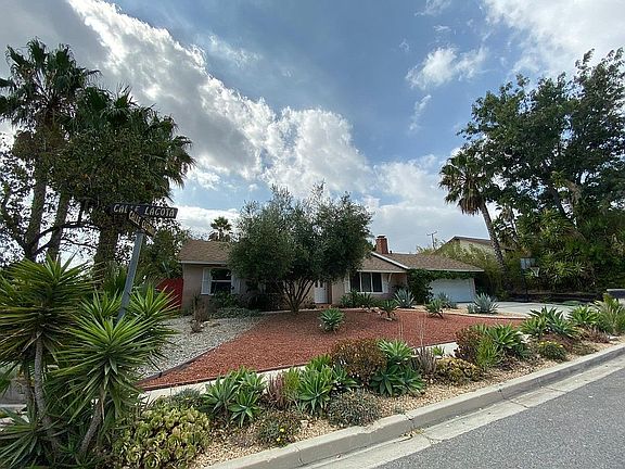 3rd image of 2855 Calle Lacota