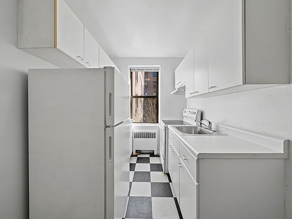5th image of 20-38 Seagirt Blvd #6F