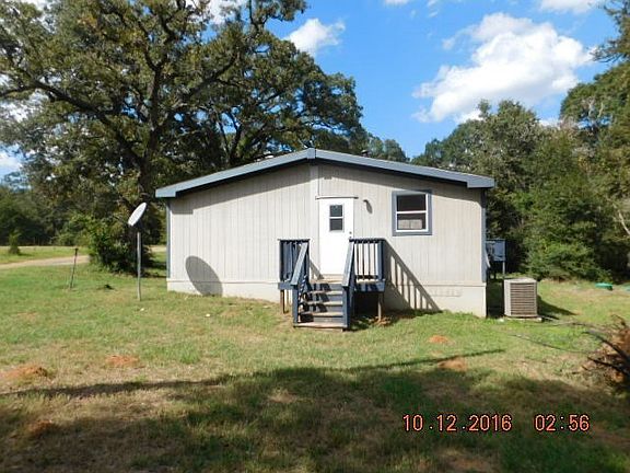 East view entry to laundry/mud room