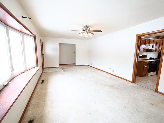 4th image of 6837 W 113th St