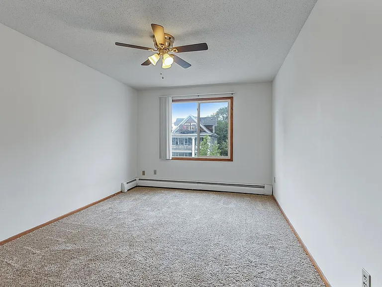 2417 Garfield Ave — Photo 22
