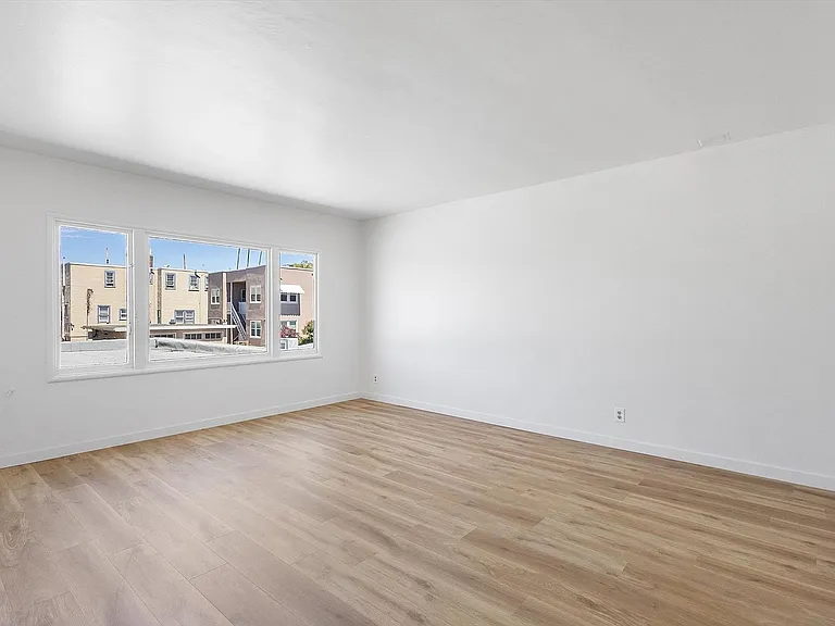 2432 Webb Ave #B — Photo 1