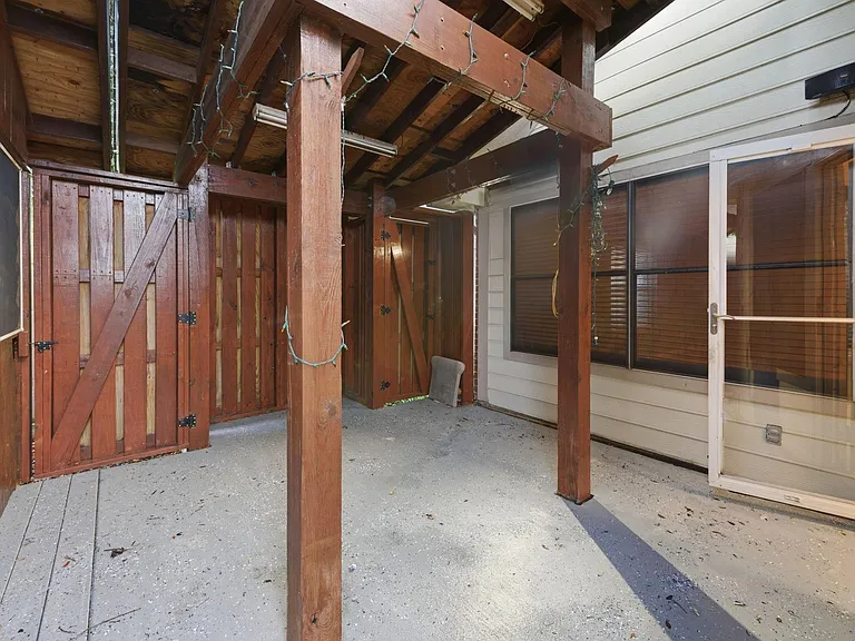 3503 Riverside Dr — Photo 22
