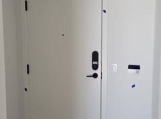 4655 Metcalfe Ave #110, Mississauga, ON L5M 0Y3