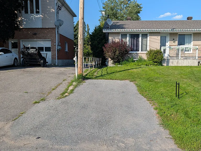 871 Saint Jacques St #B — Photo 1