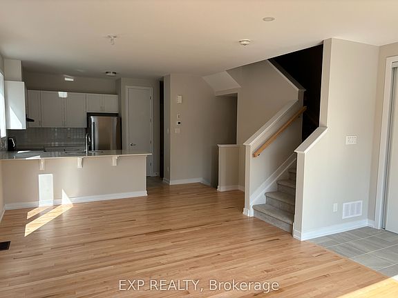 2nd image of 530 Oldenburg Ave