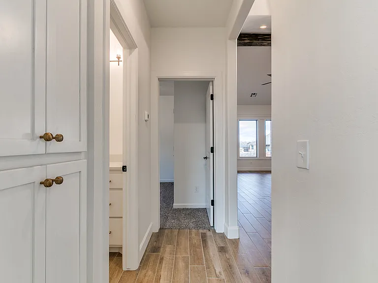 1901 Hollow Crest Ct — Photo 61