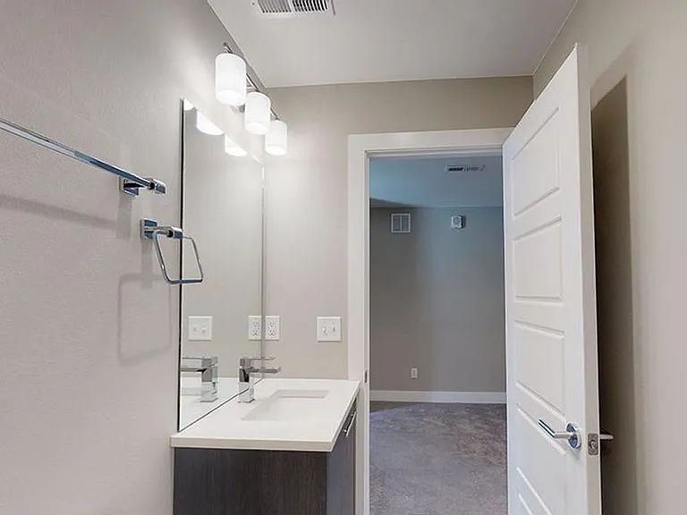 1752 W 41st Ave — Photo 17