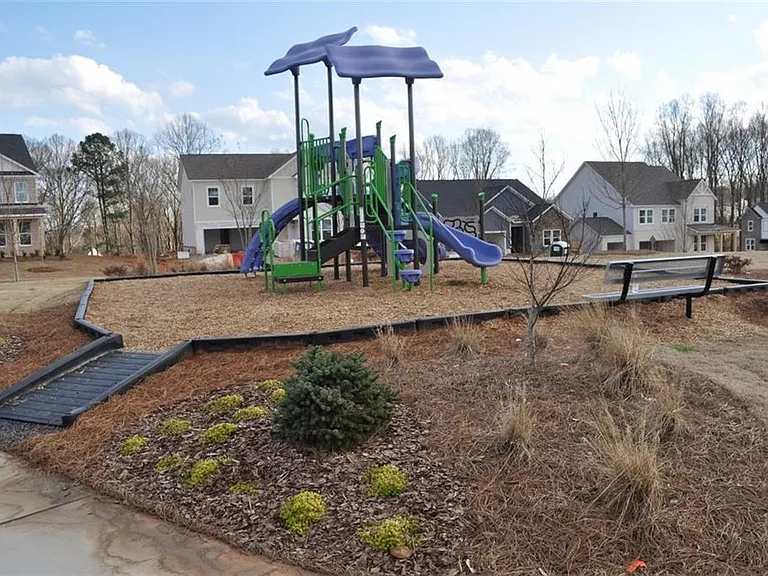 5745 Thornton Dr — Photo 45