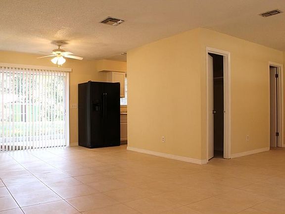 4th image of 280 W Gardenia Dr