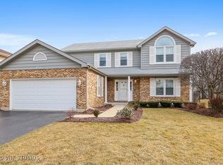 235 Fairway Dr, Prospect Heights, IL 60070