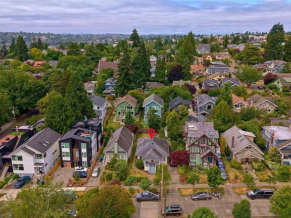 5th image of 4017 Corliss Avenue N