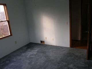 4th image of 1572 Park Ave