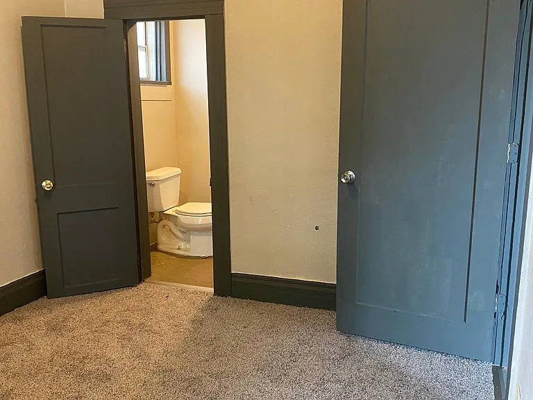 1328 Spruce St — Photo 3