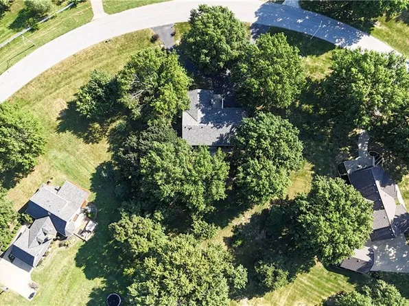 12001 W 150th Cir, Olathe, KS 66062