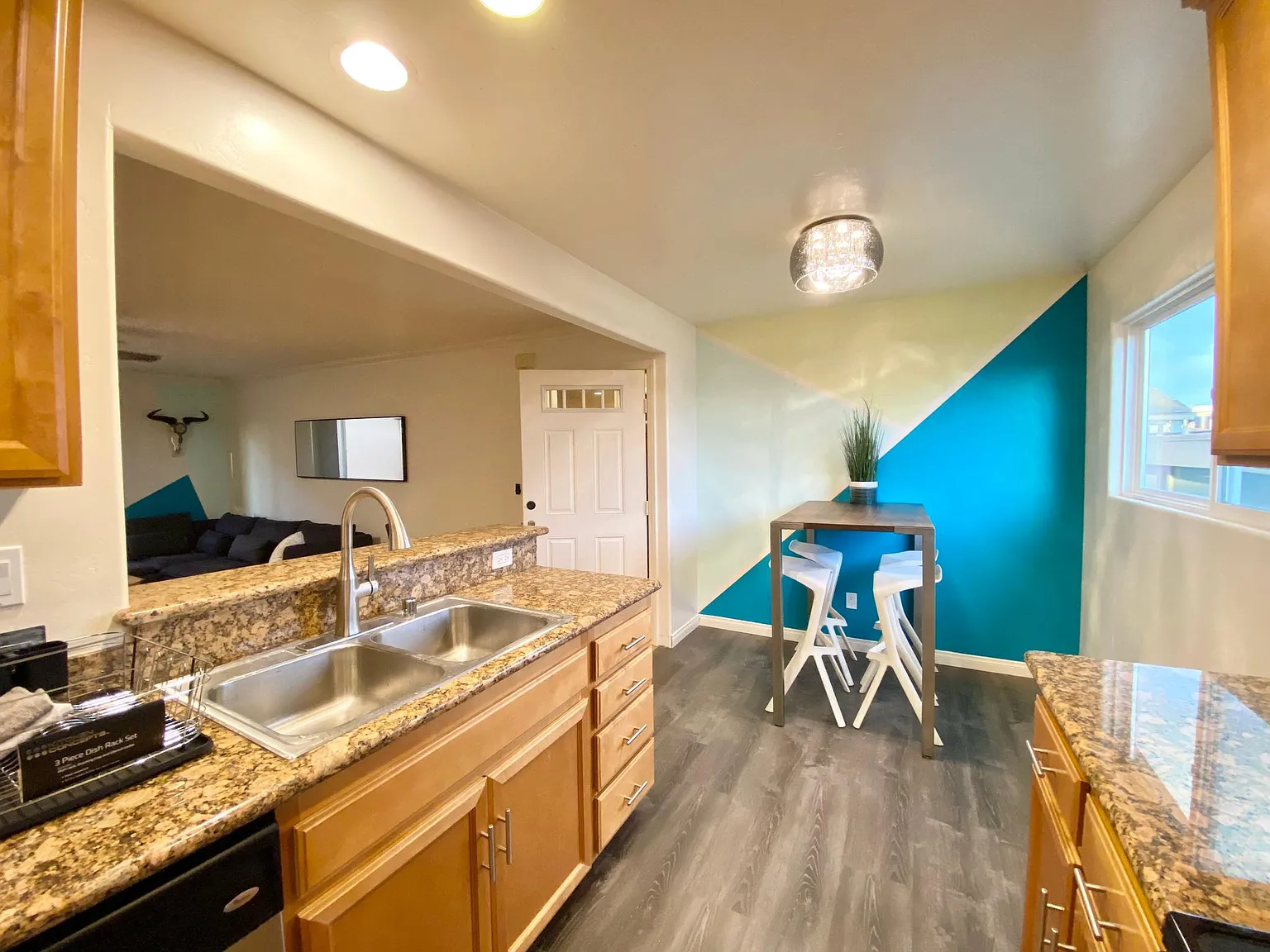 2 bed, 1500 sqft, $4,500 — Photo 4
