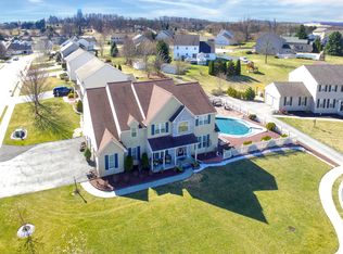 12 Westridge Dr, Seven Valleys, PA 17360