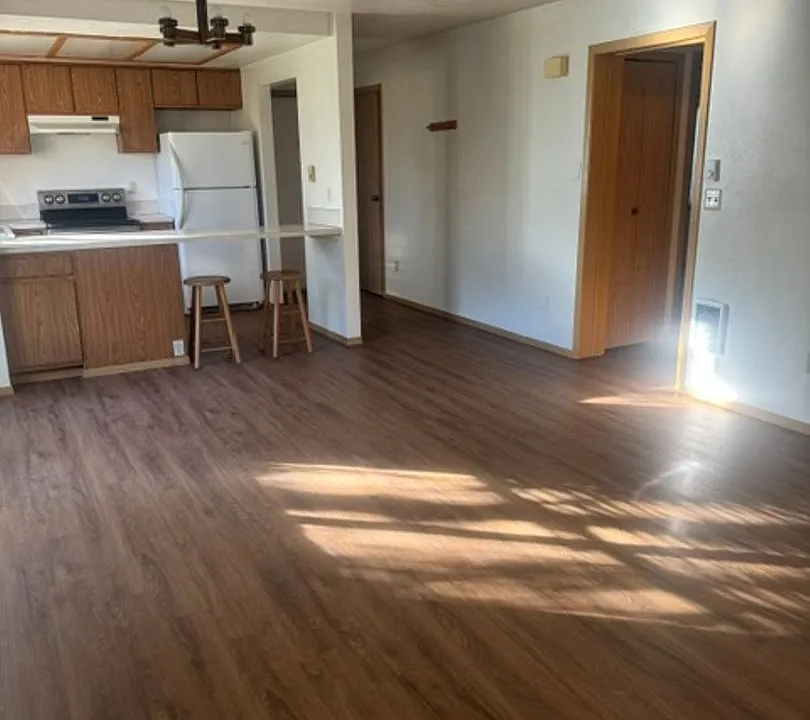 618 1/2 S 4th Ave