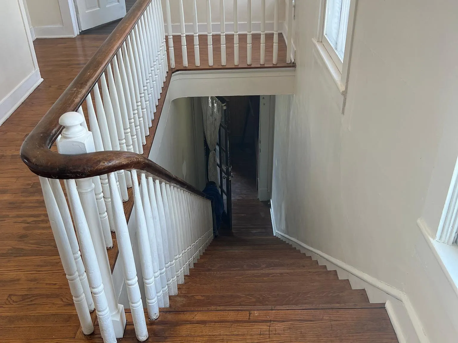 300 E Burgess St — Photo 2
