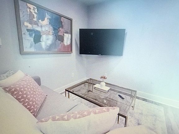 3rd image of 415 E Jasper St Unit 2