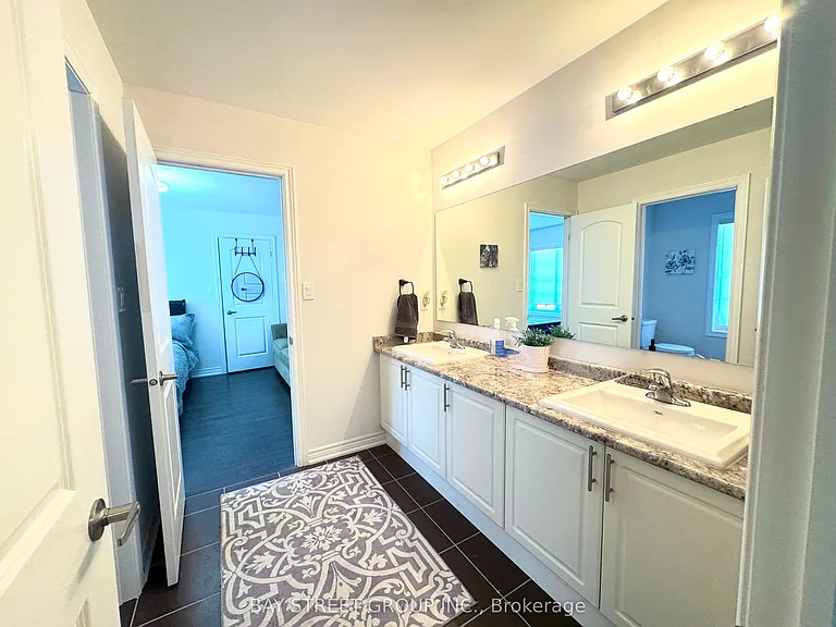 1003 Green St — Photo 14