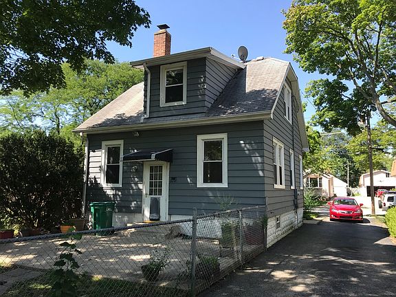 2nd image of 107 N Ahrens Ave