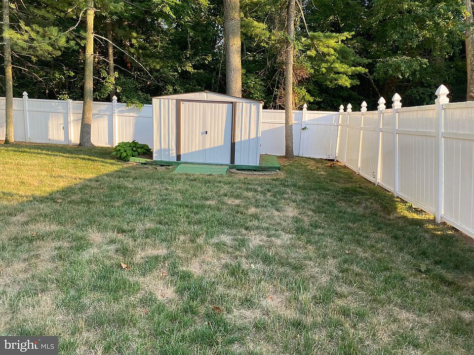 2nd image of 1715 Jackson Dr