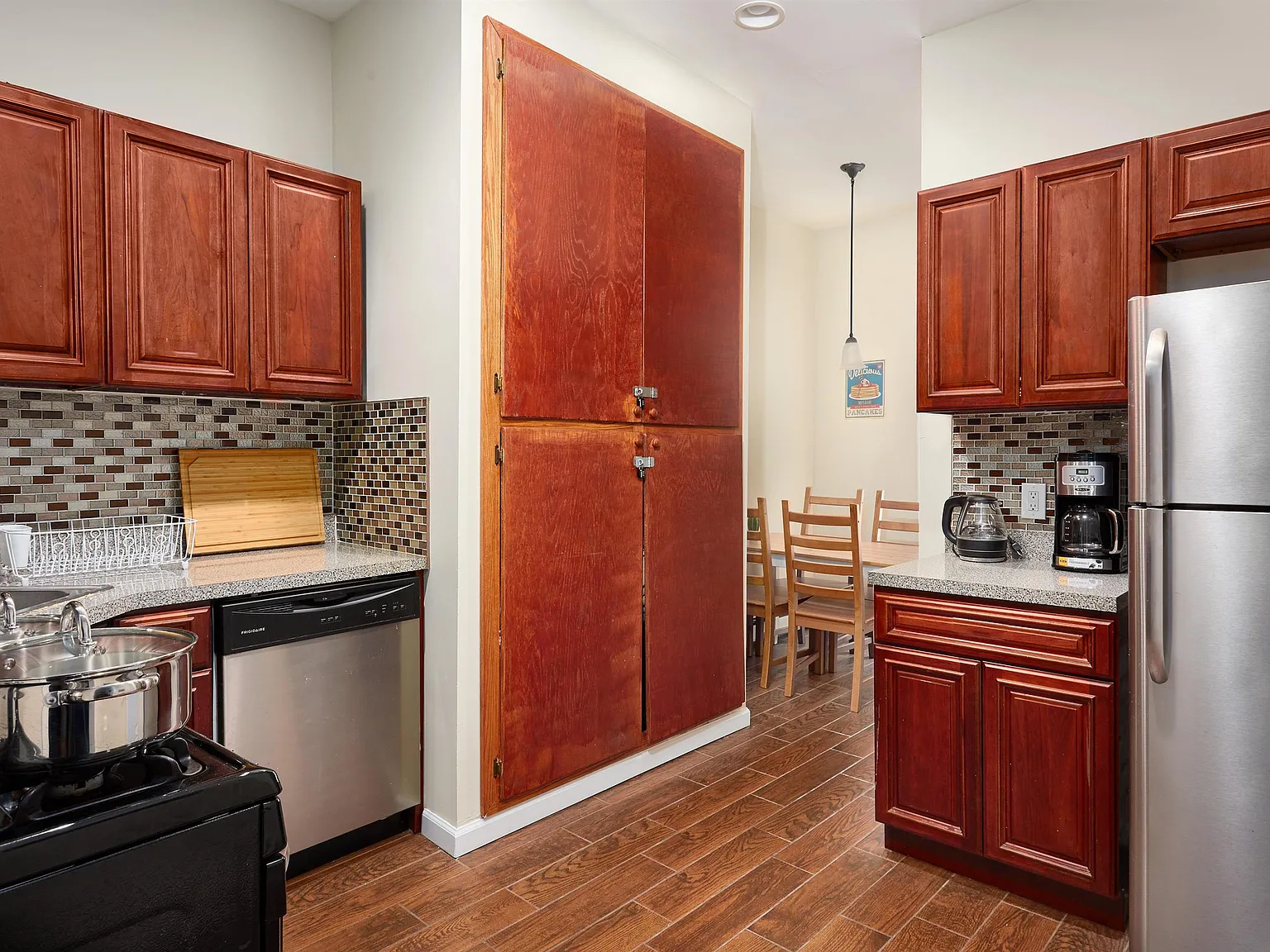 2 bed, 2.0 bath, 1000 sqft, $2,500 — Photo 3