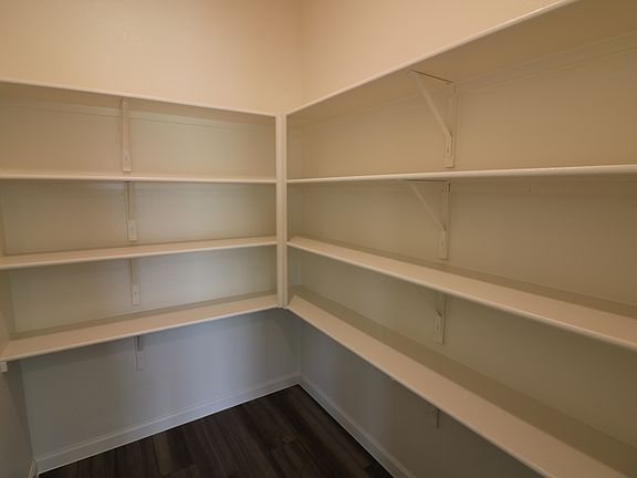 4th image of 1301 Elliott Rd